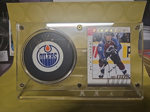 Jari Kurri Autographed Edmonton Oilers Puck+ Colorado avalanche autographed card