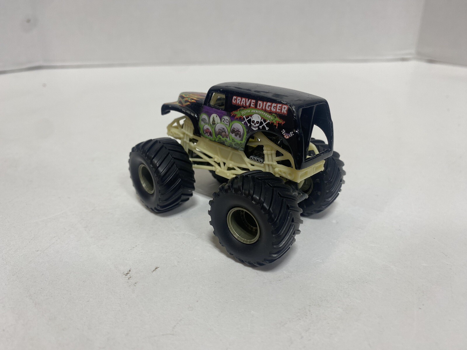 Picture 3 of 8