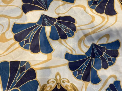 Disney Disneyland EXCLUSIVE CLUB 33 Ladies Scarf NEW WITH TAGS Unworn NWT - Picture 3 of 9