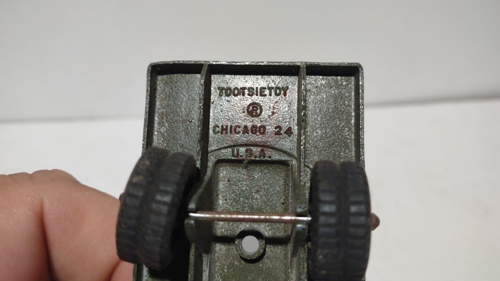 Vintage Tootsietoy, Army Radar Truck & Howitzer Gun, Diecast