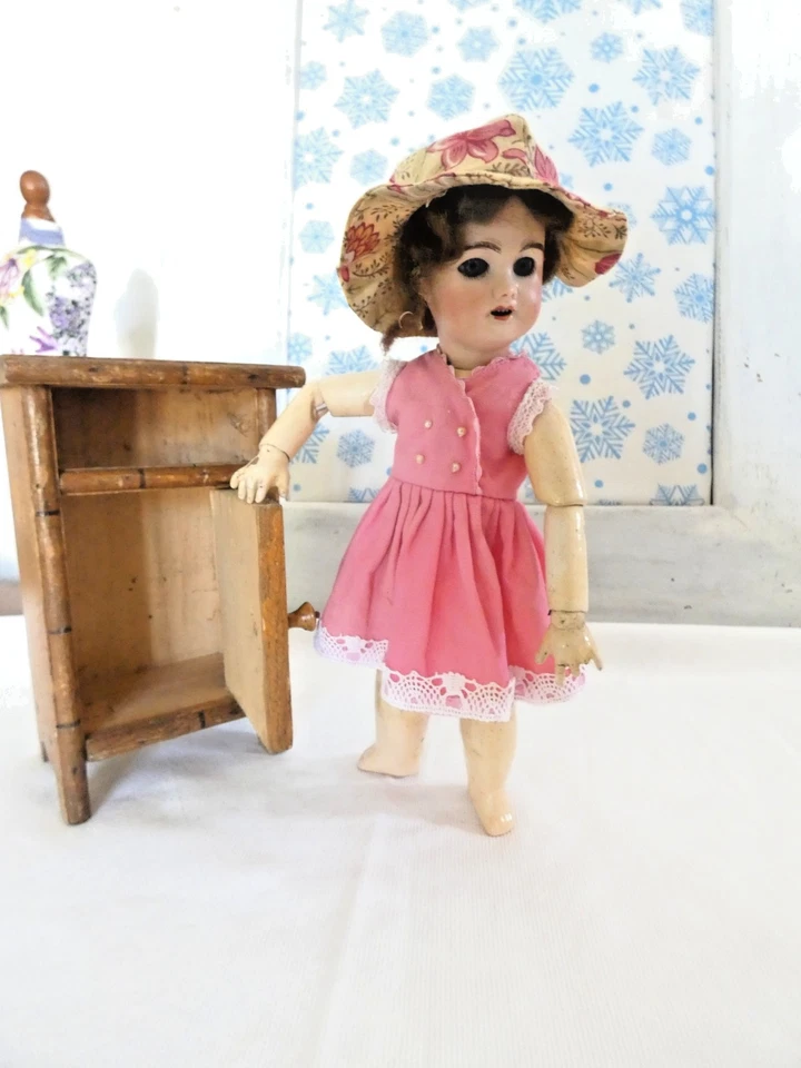 Jolie SFBJ porcelaine 301 3/0 de 23cm sur un petit corps articulé en T bon état - Photo 3/4