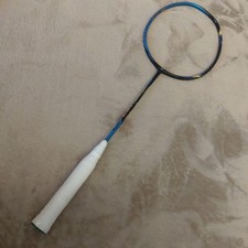 ASTROX 77 badminton racket with cracks 307664