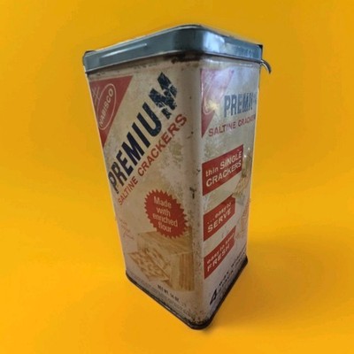 1969 Vintage Nabisco Premium Saltine Crackers 14oz. Original Tin Canister NICE