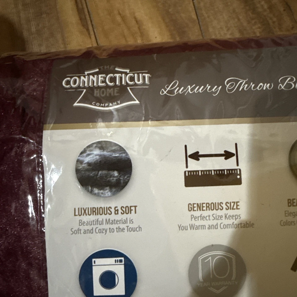 The Connecticut Home Company The Original CONNECTICUT HOME COMPANY Luxury Throw - Image 3 of 4