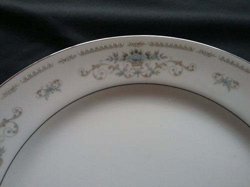 Lot of 4 Wade DIANE Fine Porcelain China 10 1/4" Dinner Plates Japan - Picture 2 of 4