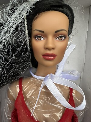 Tonner TYLER WENTWORTH 2006 COLLECTORS UNITED ROYAL RED JAC 16  FASHION DOLL NIB