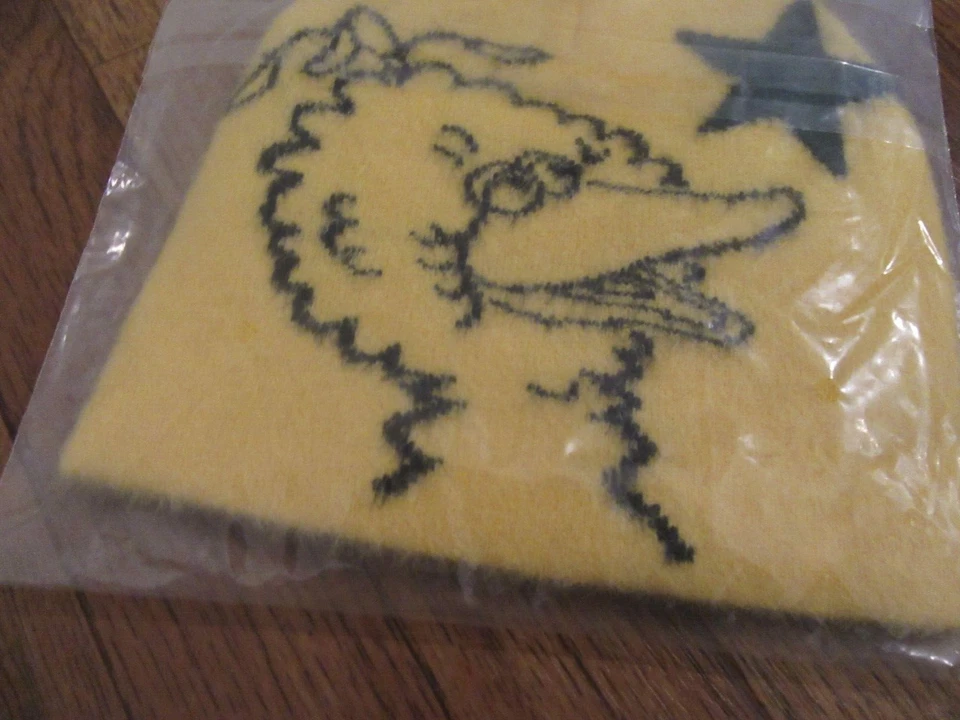 Gorro The Hundreds Big Bird Mohair amarillo nuevo sin etiquetas envío y devolución gratuitos en EE. UU. Foto 4 de 4