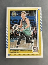 2025 Donruss WNBA #34 Courtney Vandersloot