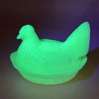 Vintage Fenton satin custard glass Hen on Nest (uranium UV glow chicken)