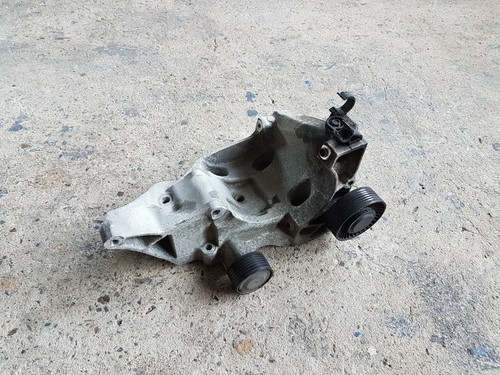 BMW 3er E90 E91 E92 LCI 325d 330d N57 Agregatenträger mit Spannrolle 7802639