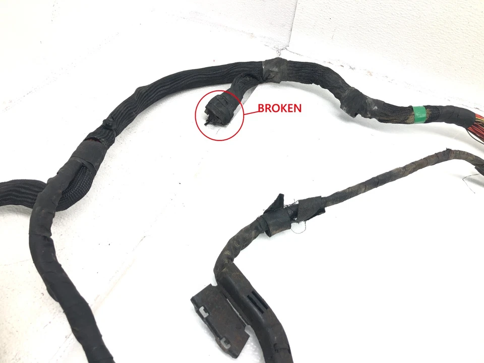 Mercedes W222 S550 2014-2017 4,6 compartimento del compartimiento del motor arnés de cableado fabricante de equipos originales. Foto 3 de 4