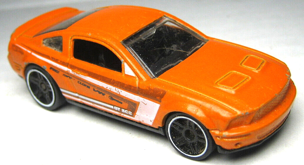 HOT WHEELS L9915 FORD MUSTANG GT 500 ORANGE 1:64 DIECAST 2.75