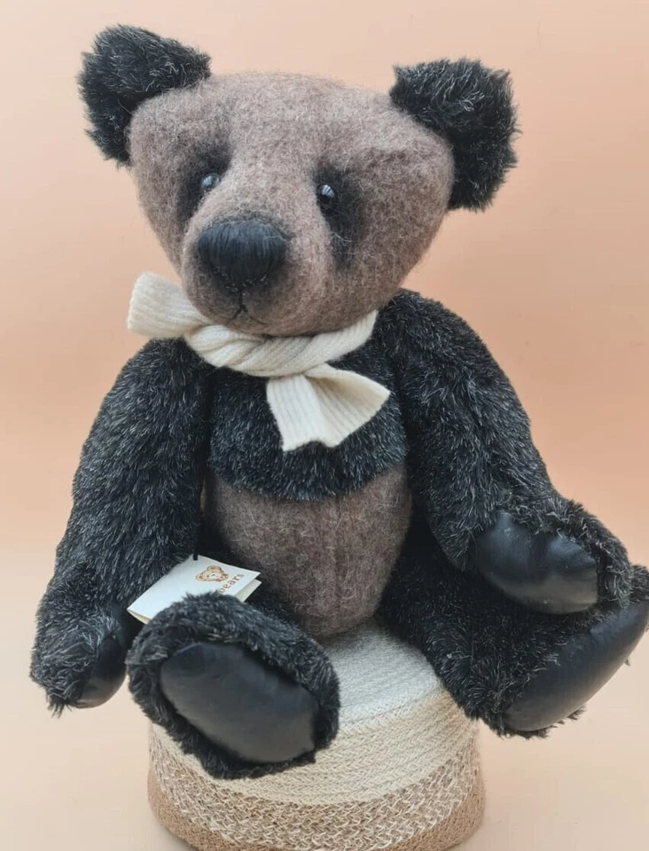 2/4 Madeleine Herzig Künstlerbär / Unikat / Teddybär / Plüschtiere/ Bär Schweiz - Bild 3 von 4