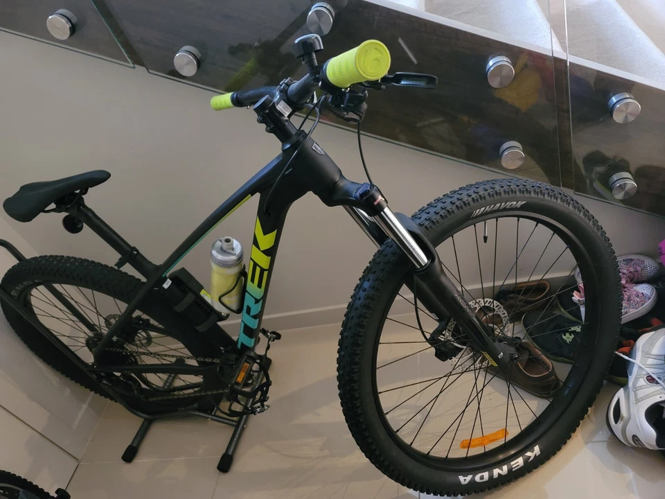 Trek Roscoe 6 Mountain Bike - image 4 of 4