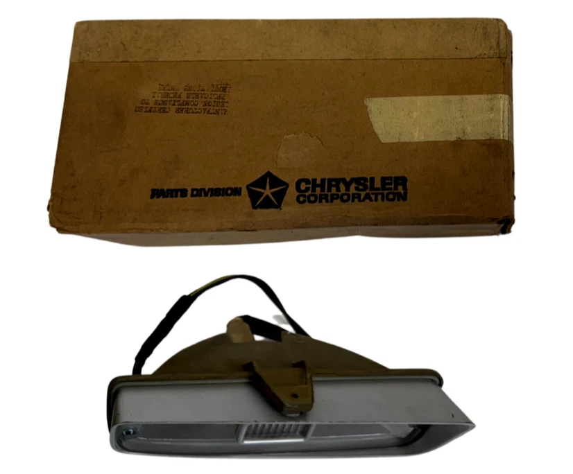 1972-1974 Dodge Charger Right Side Parking Light Lamp Assembly 3587476 NOS. - Image 2 of 4