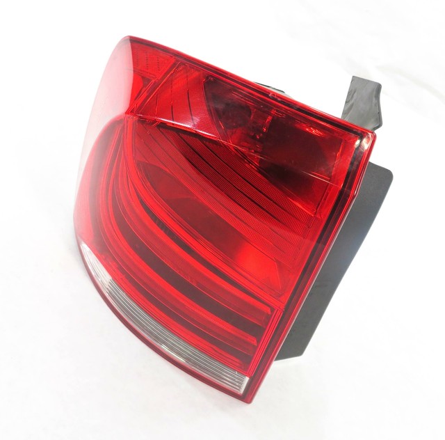 20122015 BMW X1 (E84) LEFT DRIVER SIDE QUARTER PANEL TAILLIGHT BRAKE LIGHT LAMP eBay