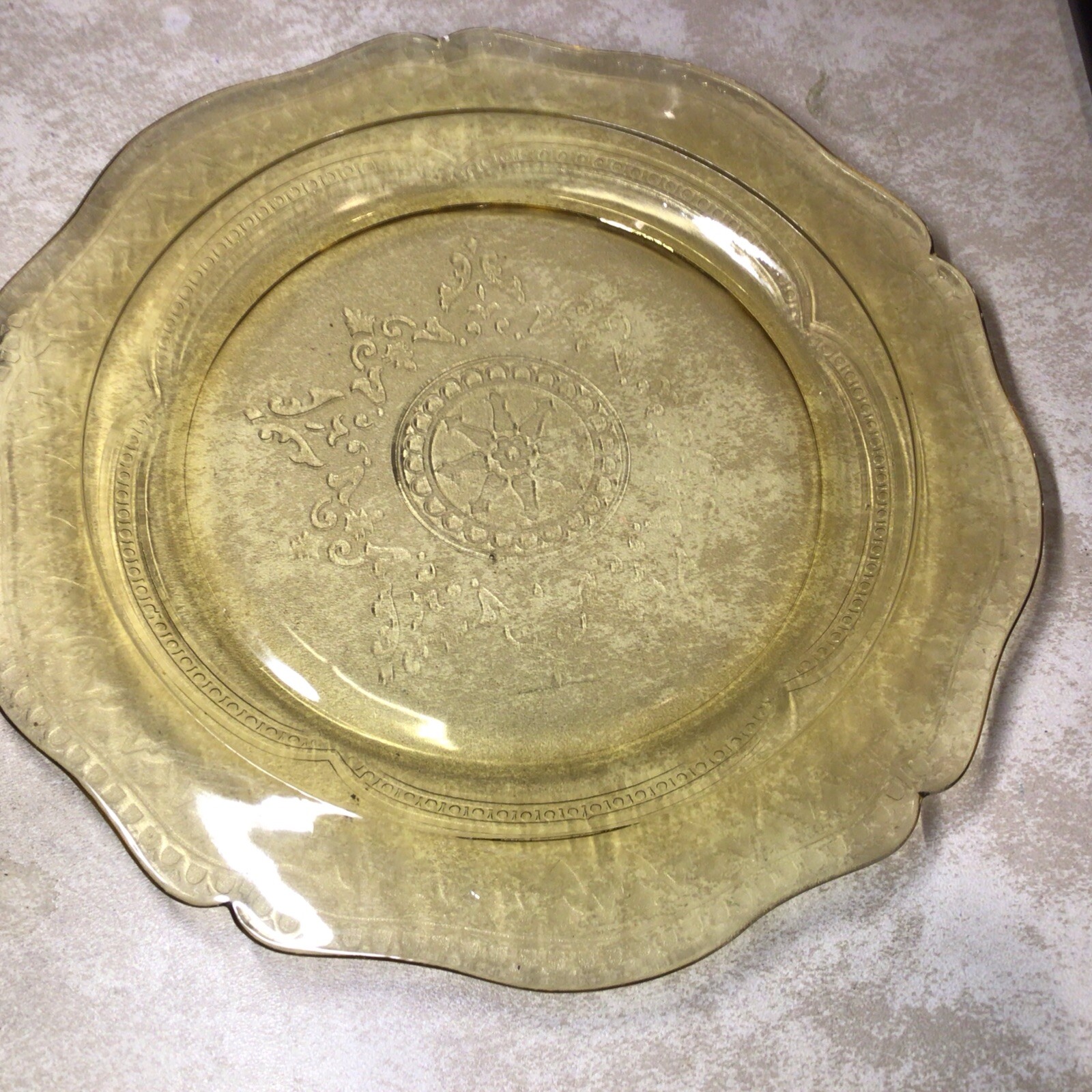 Vintage Federal Glass Patrician Spoke Amber Yellow Depression Dinner Plate
