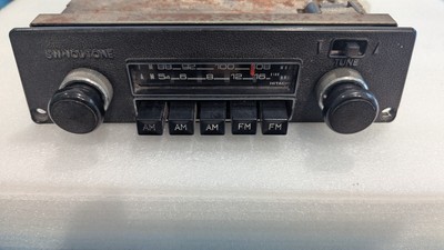 Datsun 240Z AM/FM Radio in complete used condition Hitachi Series One