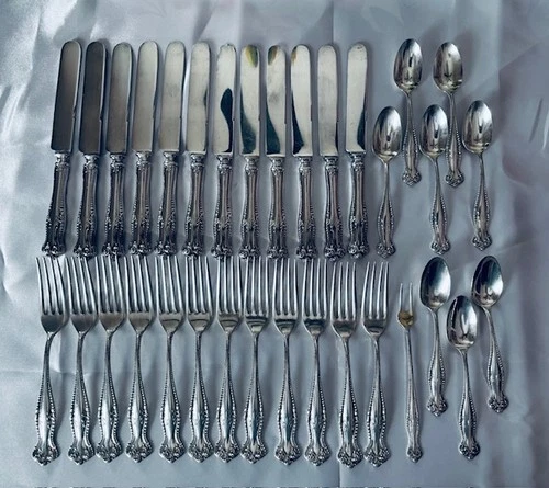 33 Pc's - Antique 1902 Towle CANTERBURY Sterling Silver Flatware 775g & 630g