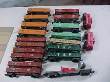 American Flyer Lot Of 20 rolling stock Freight Cars - Knuckle Couplers LOT A