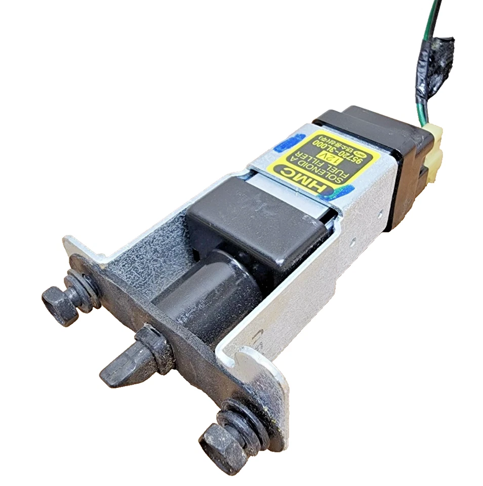 Actuador de liberación de puerta de gas de llenado de combustible Hyundai Azera 2006-2011 OEM 95720-3L000 Foto 3 de 3