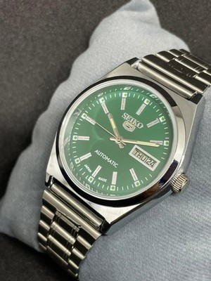 Vintage Seiko 5 Refurbished Automatic Day/Date Japanese Men's Wrist Watch