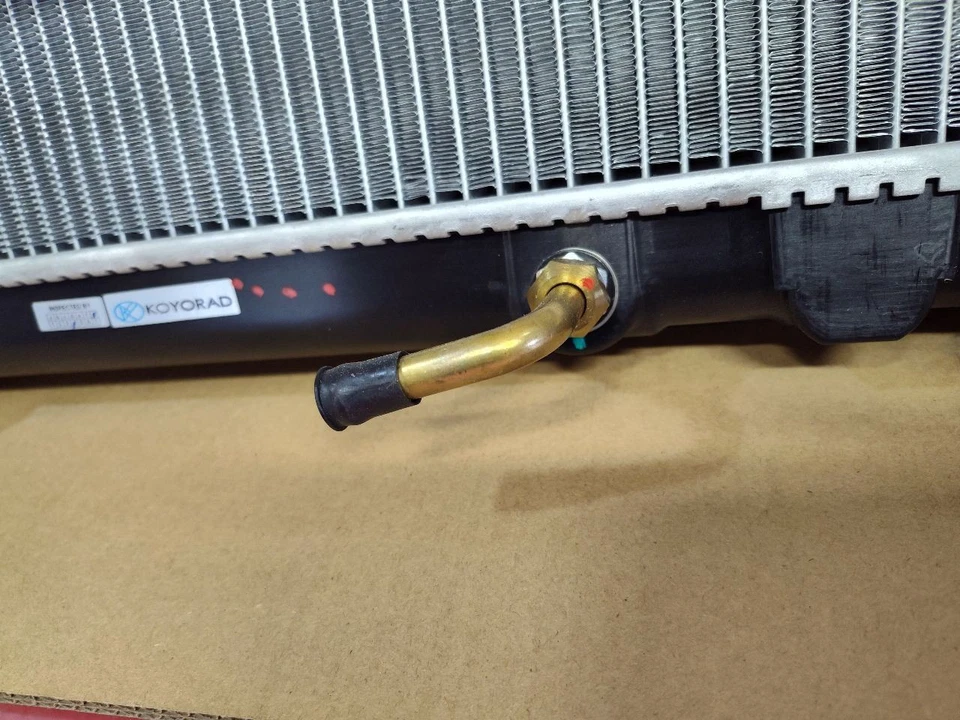 NUEVO radiador KOYORAD de repuesto para Toyota Highlander 2001-2003 3,0 L V6 A/T Foto 3 de 4