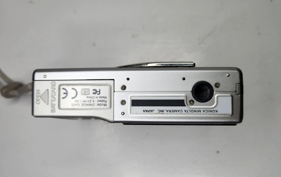 Konica Minolta DiMAGE G400 4.0MP Digital Camera + Charger + Battery + 1GB SD - Image 4 of 4