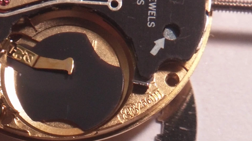 ETA 265.111 movement Cyma. 9 jewels. date at 3. for parts or repair. Unknown if  - Image 4 of 4