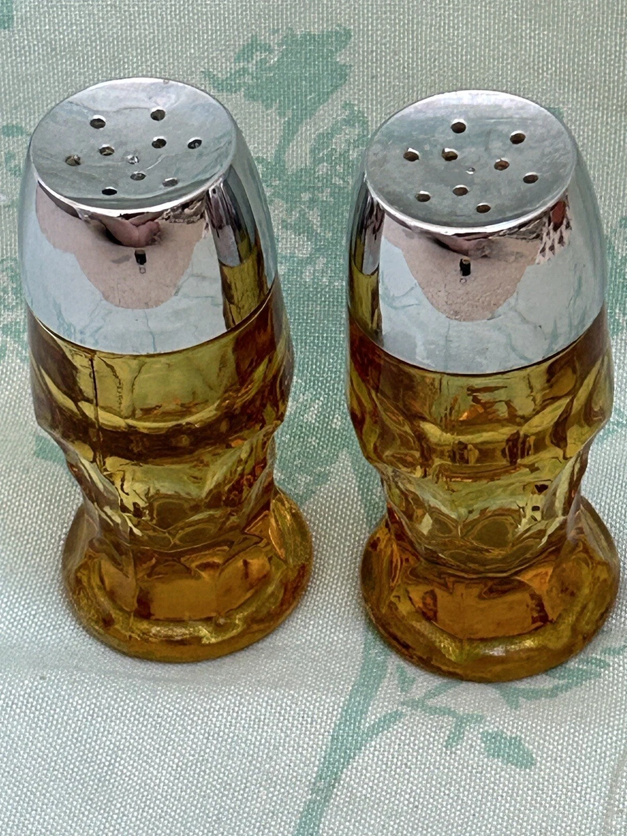 Glass Salt And Pepper Shaker Set