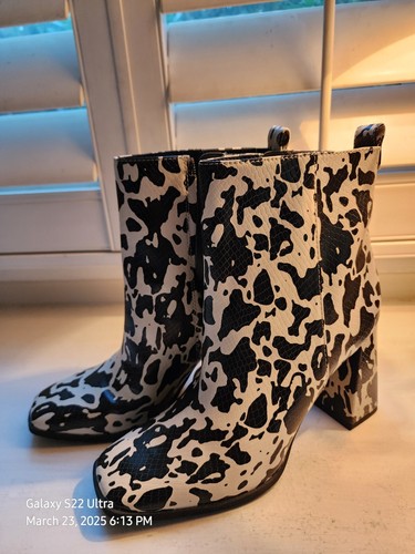 SAM EDELMAN Circus Pasha Boots Black & White Cow Pattern NEW Size 9