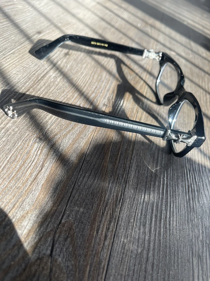 AUTÉNTICAS Gafas Cromadas Estilo Corazón Cruz Daga Negras Foto 4 de 4