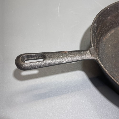 Utopia Kitchen Cast Iron Skillet Frying Pan 9.5" Seasoned Cooking USA - Picture 4 of 7