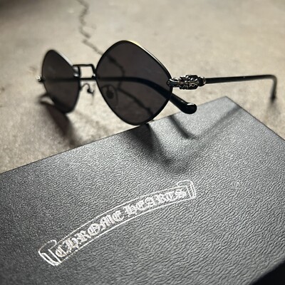 chrome hearts  diamond dog  sunglasse