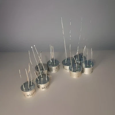 8 Stück - 2N2218 – ITT / Fairchild – hFE=40-70 - NPN Transistoren – TO-39 – NOS - Bild 1 von 2