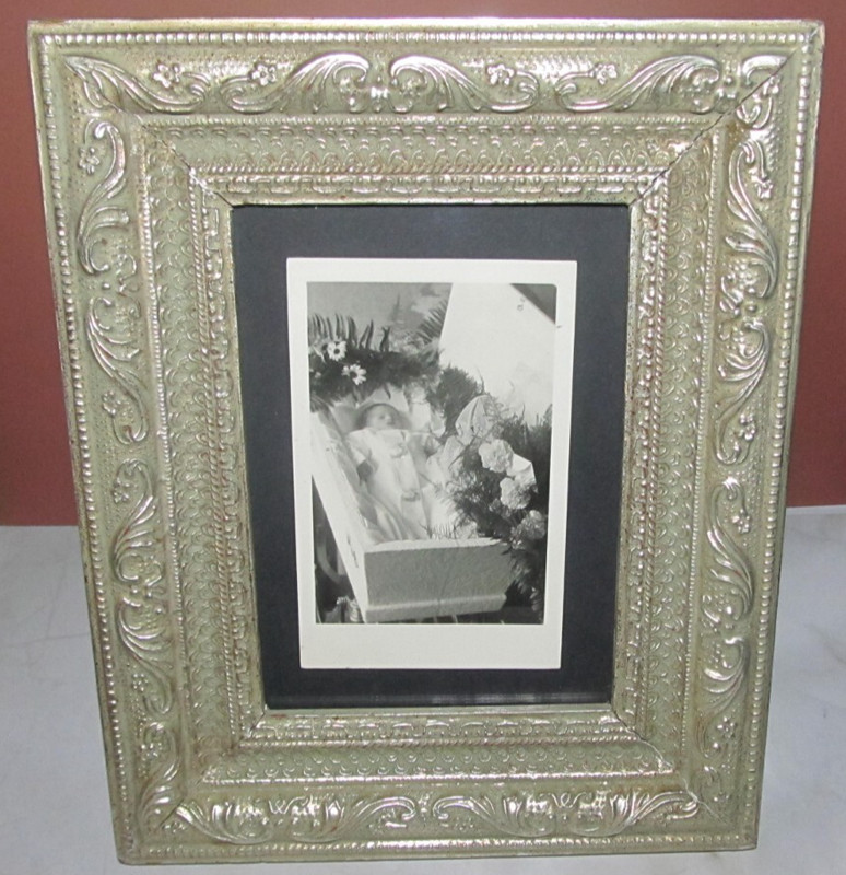 Post Mortem Baby Child FUNERAL COFFIN Death Antique PHOTO Framed Photograph