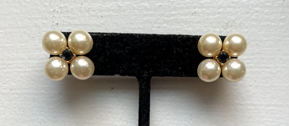 Brincos postes de pedra Swarovsky pérola e Montana - Imagem 2 de 3