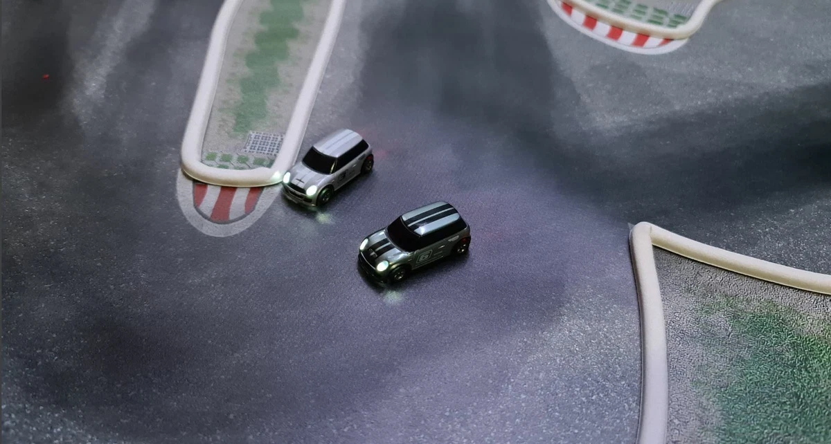 Streckenbegrenzung Leitblanke Selbstklebend für Turbo Racing  1m