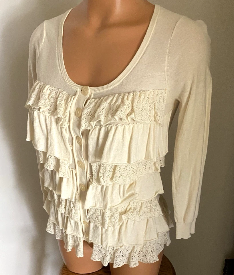 ANTHROPOLOGIE GORRIÓN MARFIL CON GANCHILLO ENCAJE VOLANTES RIBETE CARDY SUÉTER TALLA S Foto 3 de 4