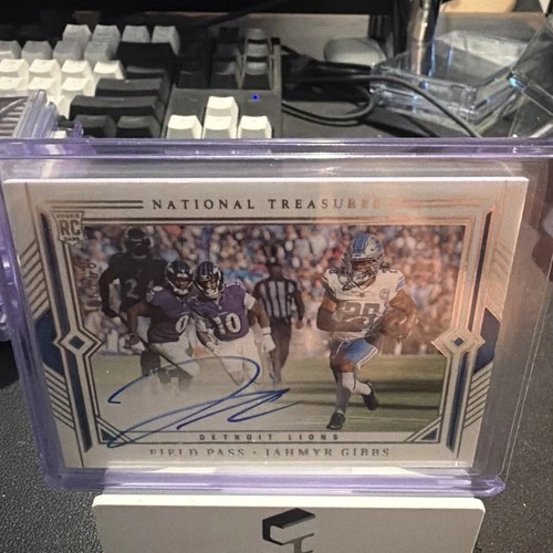 2023 PANINI NATIONAL TREASURES ROOKIE Auto /99 FIELD PASS JAHMYR GIBBS