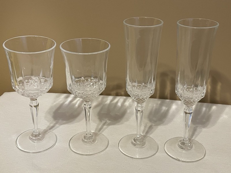 Vintage Set of Crystal 2 Champagne Flutes and 2 Wine Glasses Diamond Hexagon