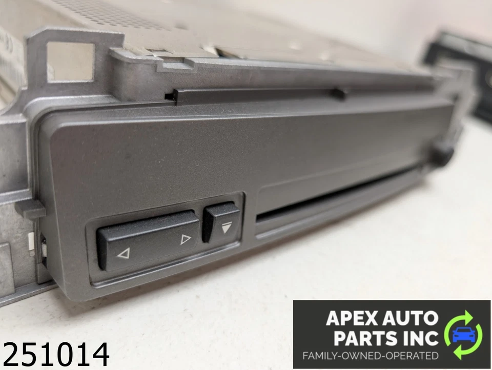 原始设备制造商 2002 - 2005 宝马 745Li 4.4L 升音频收音机系统 65126947711 — 第 3/4 张图片