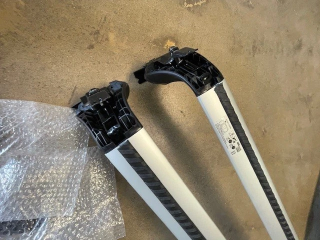 NUEVO OEM FÁBRICA TOYOTA 19-23 COROLLA HATCHBACK BARRAS TRANSVERSALES PW301-02009 Foto 3 de 4