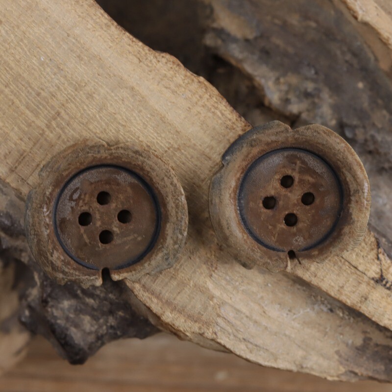 20x Casual Retro Irregular Buttons 4-Hole Round Wood Button for DIY Sew Clothes