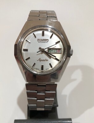 DUWARD AQUASTAR TRIPLE DATE AUTOMATIC SWISS WATCH 1970 S