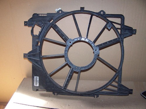 Halter für Kühlerlüfter Renault Clio II 7700428659