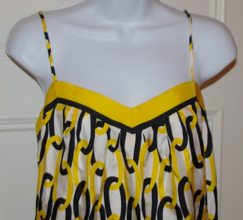Nueva con etiquetas Cami Estampado Eslabón de Cadena Milly en Amarillo y Negro con 8 Botones Laterales Dorados Talla 2 - Imagen 2 de 7