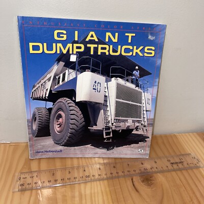 Giant Dump Trucks (Enthusiast Color Series) by Halberstadt, Hans (paperback)
