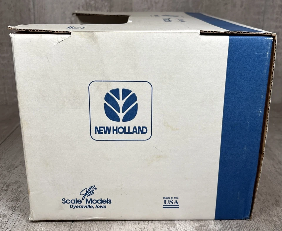 1/16 Scale Models New Holland TG285 Tractor DieCast W/ Duals - Image 4 of 4