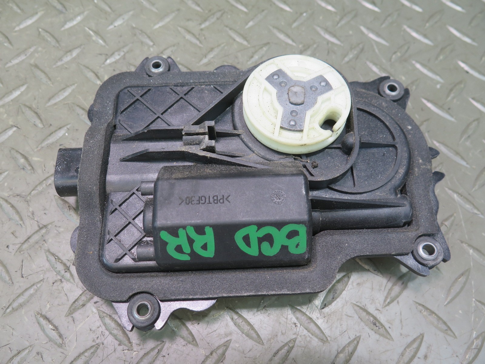 2006-2012 BENTLEY FLYING SPUR REAR RIGHT DOOR LOCK SOFT CLOSE ACTUATOR MOTOR